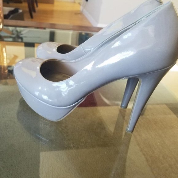 Guess Taupe Heels - Picture 3 of 5